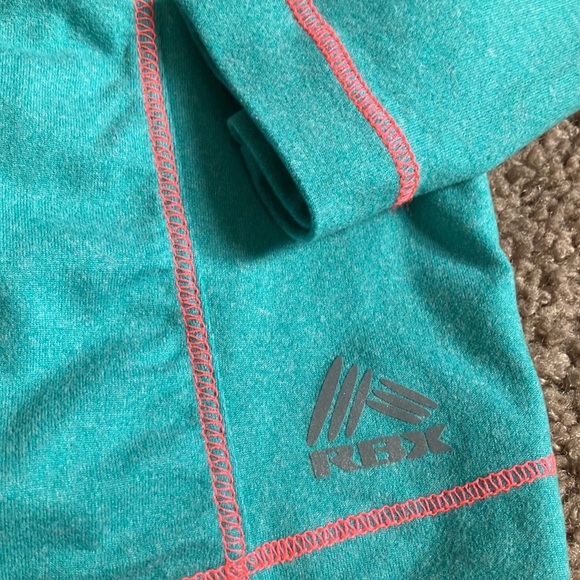 RBX Performance Running Workout Top - Picture 2 of 3